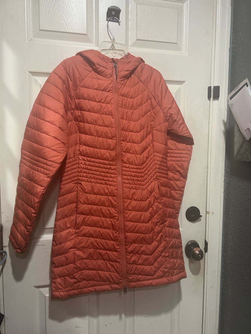 Women's Columbia Red/salmon color  Puffer Jacket, Size S